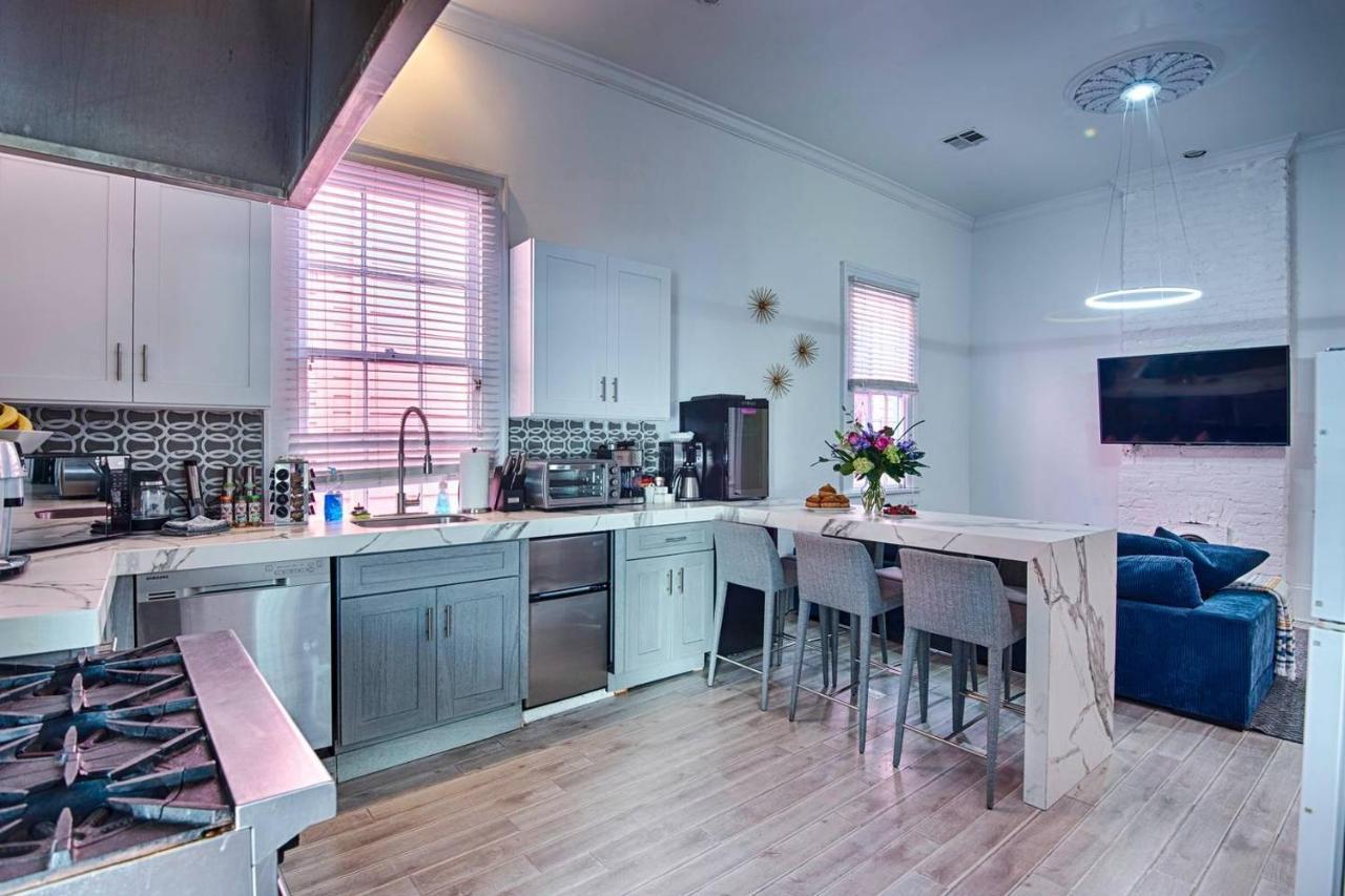 Вилла Five Br - Sleeps 10! Steps From French Quarter Новый Орлеан Экстерьер фото